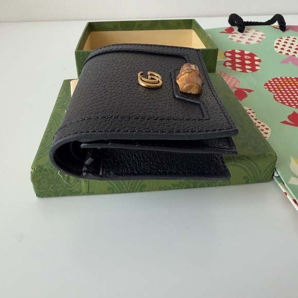 Gucci Black Wallet with Gold Logo and Gift Bag - Picture 4 of 9